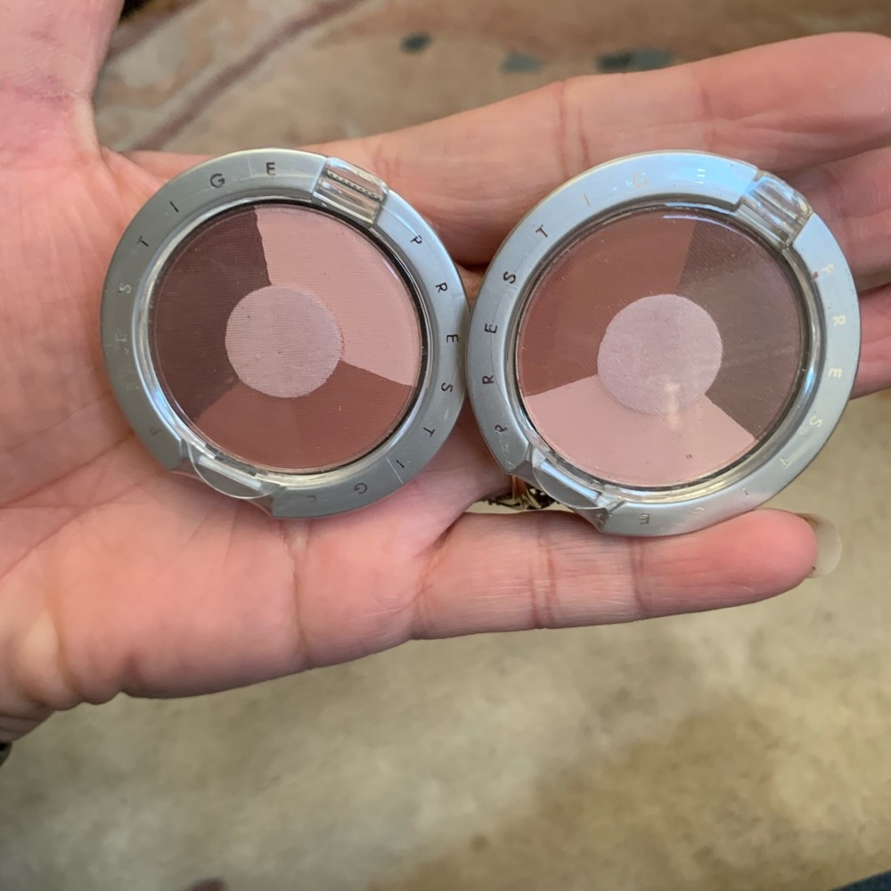 Prestige Eye Shadow Quads EK-04 VELVET .